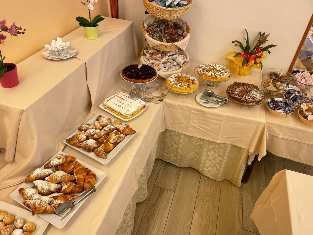 Hotel Alessi** Rimini Eksteriør bilde