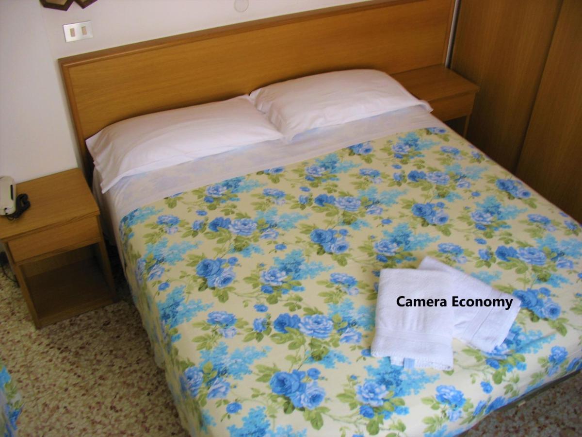 Hotel Alessi** Rimini Eksteriør bilde