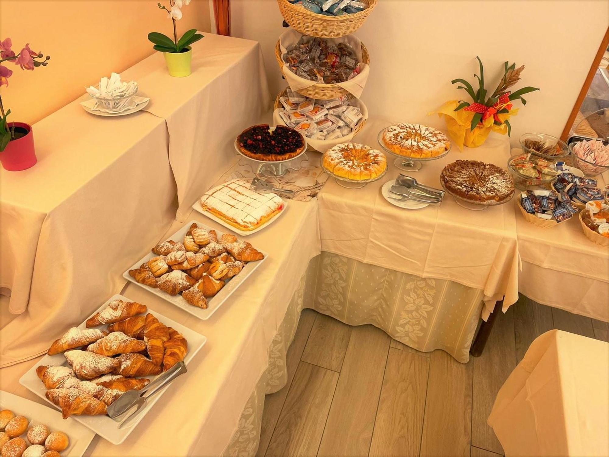 Hotel Alessi** Rimini Eksteriør bilde